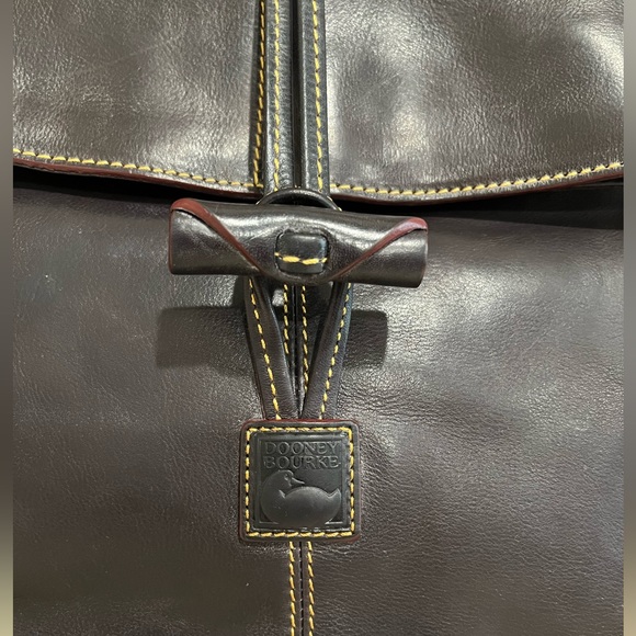 DOONEY BOURKE Florentine Toggle Dark Brownish Black Leather Crossbody VGC - Picture 5 of 14